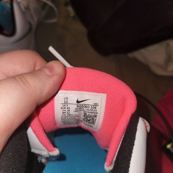 Tennis shoes nike - Picture 2 of 4